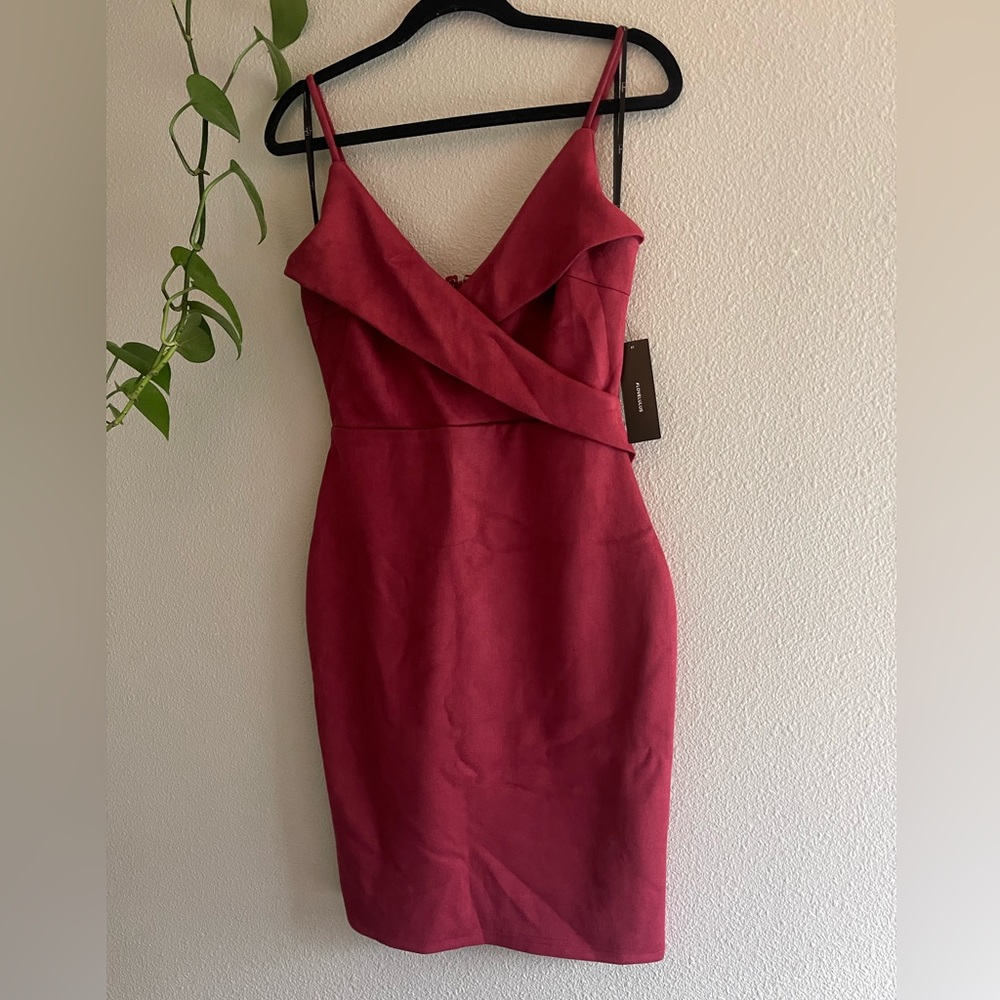 Red satin lulu‘s dress
